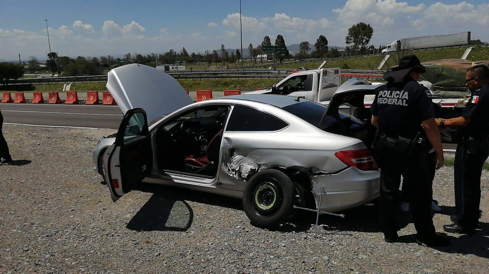 16 JUL UN CARRO DEPORTIVO